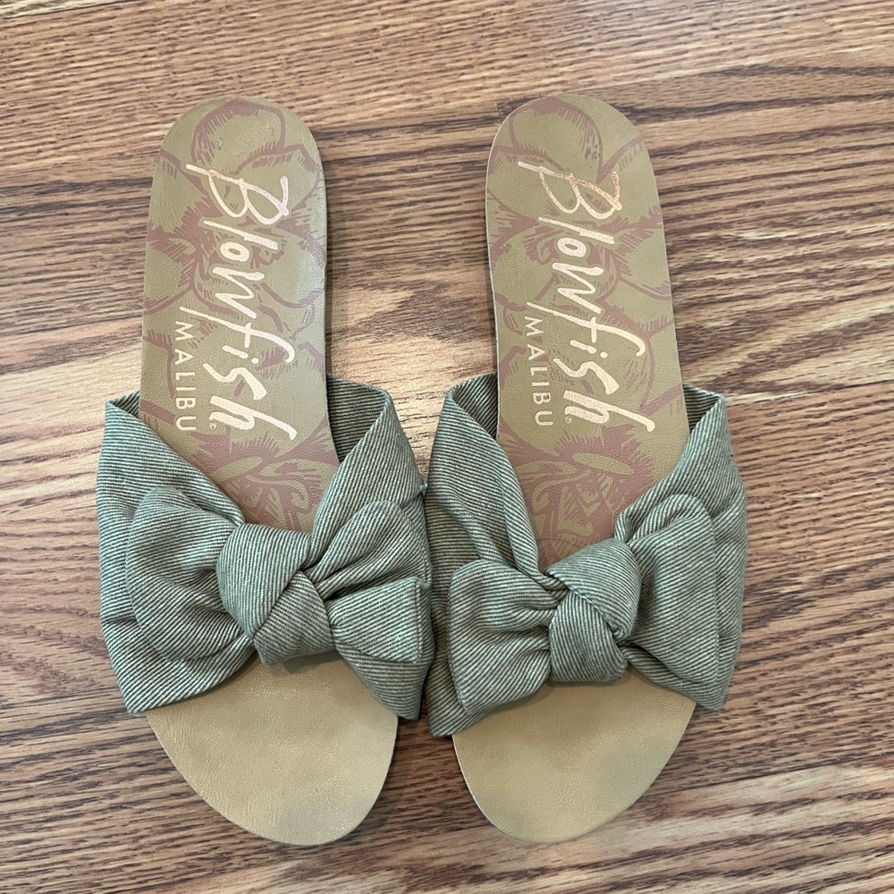 Blowfish Women's Olive Sandals with Bow